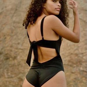 *SOLD* NWT Londre one piece swimsuit